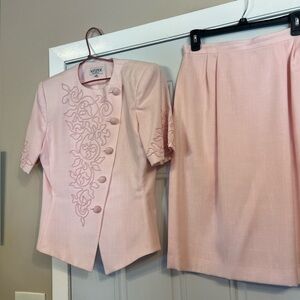 Vintage Kasper size 10, two-piece ladies power suit